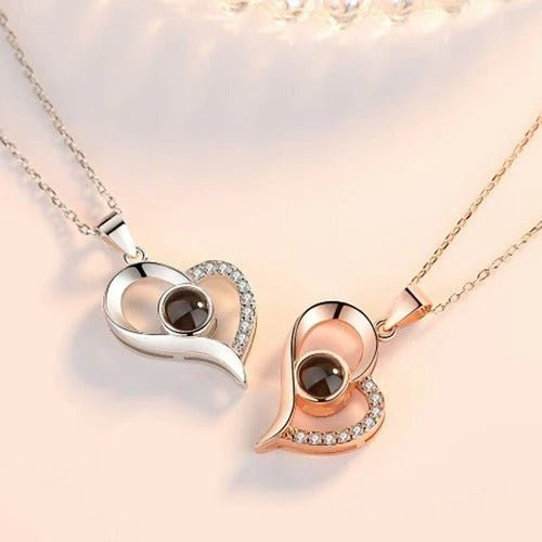 Collar “Te Amo” en 100 Idiomas + Caja de Corazón